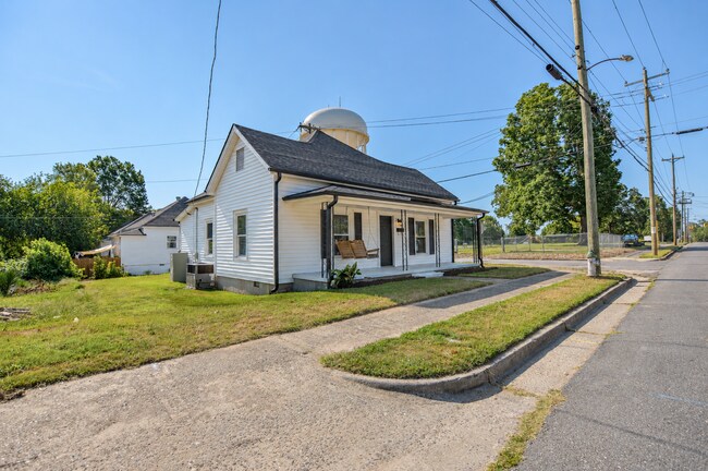 Building Photo - Front-Porch Living Across from Highland Park, Just Minutes from Downtown Rock Hill