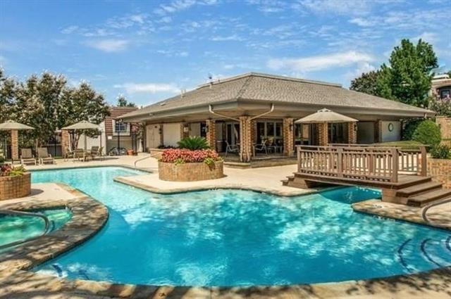 Foto principal - 4142 Woodcreek Dr