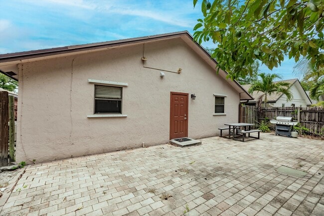 Building Photo - 1786 SW 22nd St