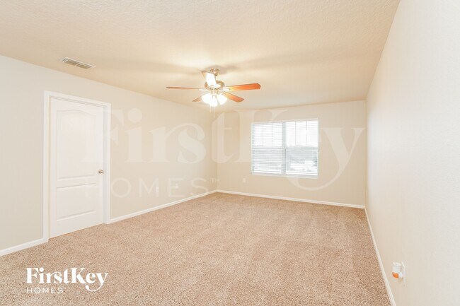 Foto del edificio - 3526 Summit Oaks Dr