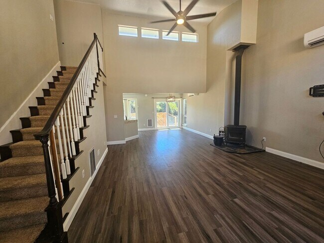 Foto del edificio - 19055 Ravenhill Rd