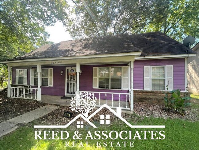 Building Photo - Spacious Hickory Hill Home Located on Corn...
