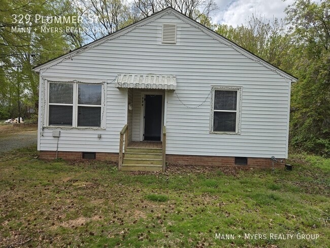 Building Photo - 329 Plummer St