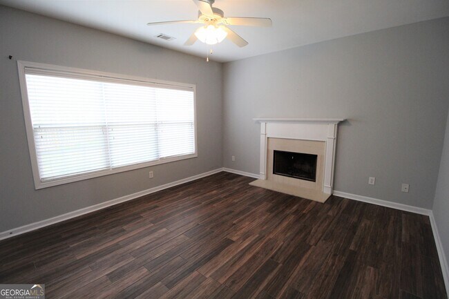 Foto del edificio - 6763 Grand Hickory Dr