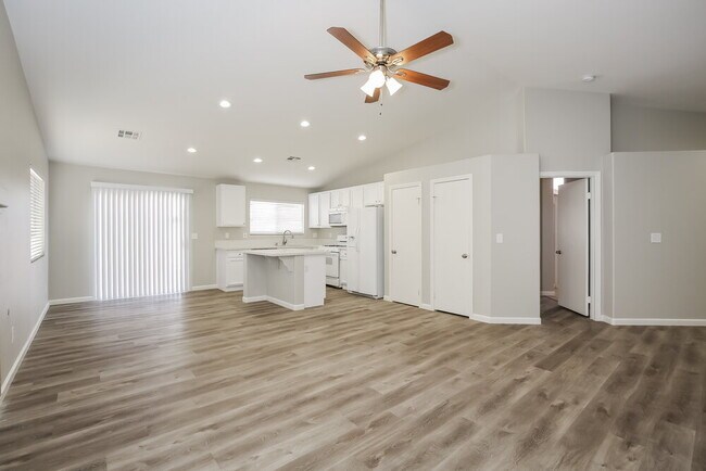 Building Photo - 6646 Cinnabar Coast Ln