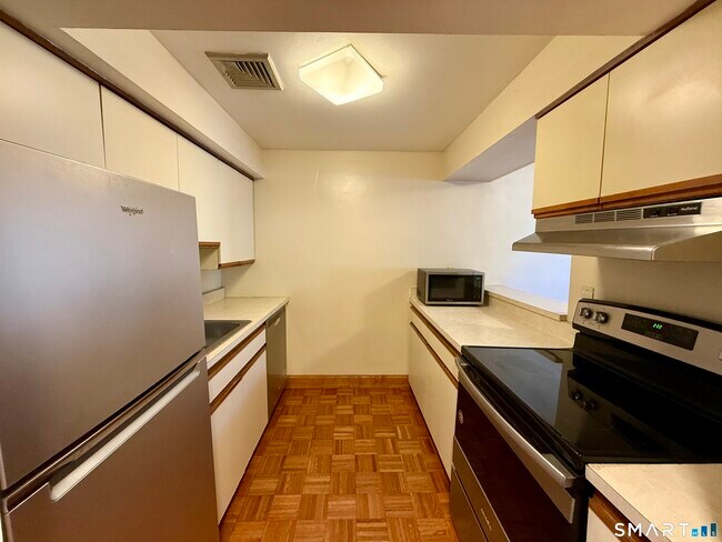 Building Photo - 105 Tremont Ave