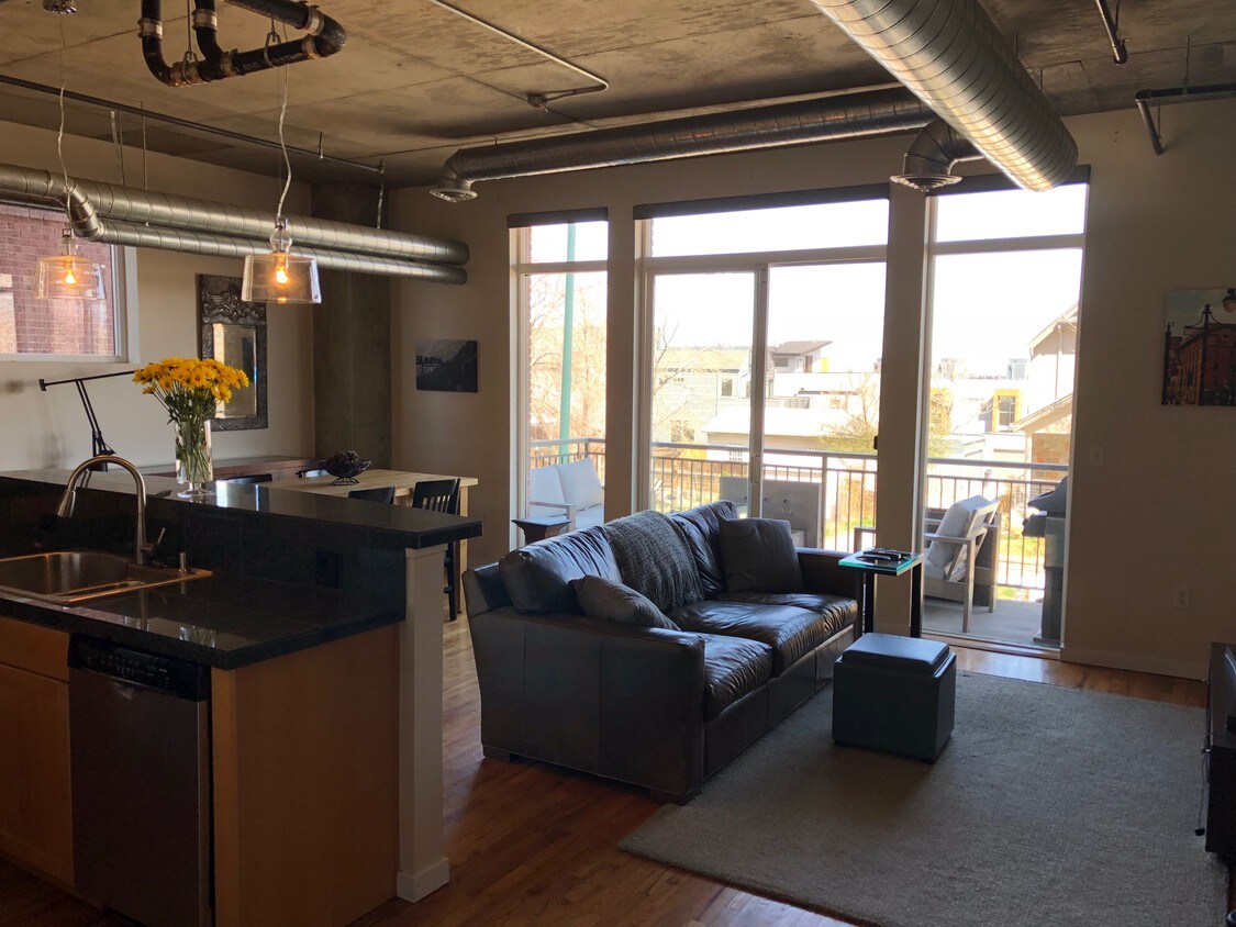 Foto principal - 3201 Shoshone St