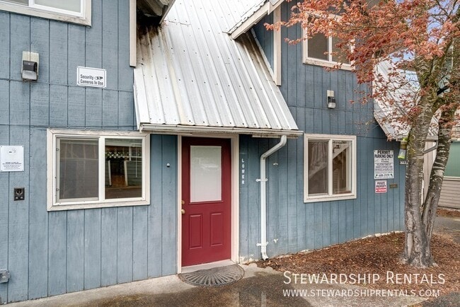 Building Photo - 1431 1/2 W. Broadway Avenue-