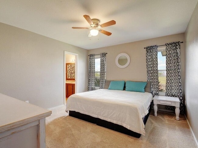 Foto del edificio - 2488 Green Meadows Ln
