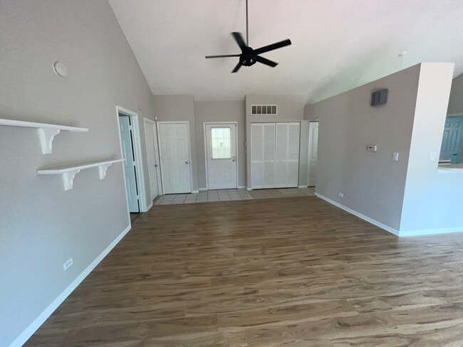 Building Photo - 3064 Long Grove Ln