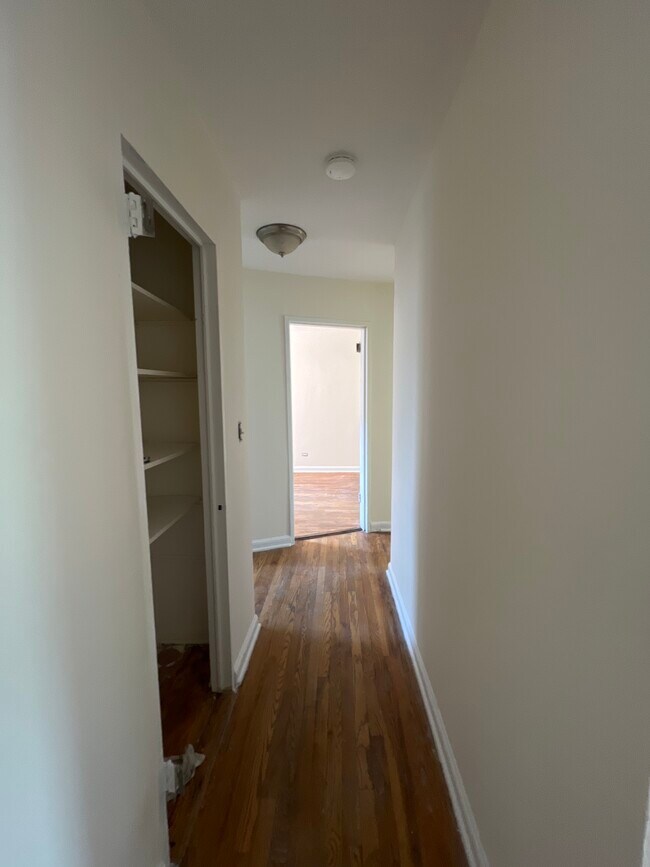 Building Photo - 3260 Netherland Ave