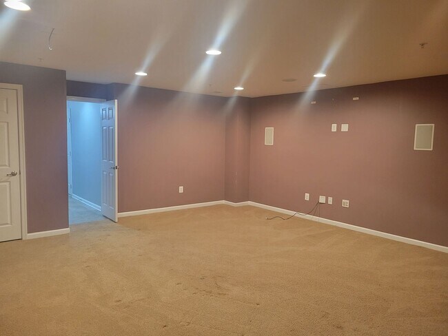 Building Photo - Lovely 3 BR/2.5 BA Townhome in Elkridge!