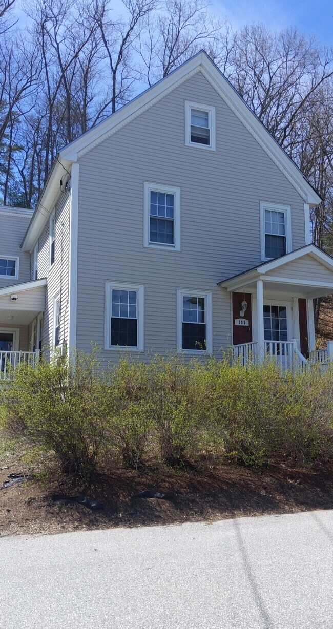 Building Photo - 195 Huntress St