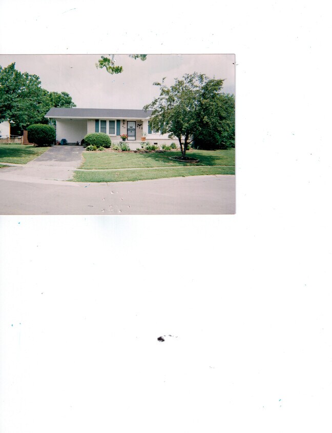 Primary Photo - 812 Hillcrest Dr