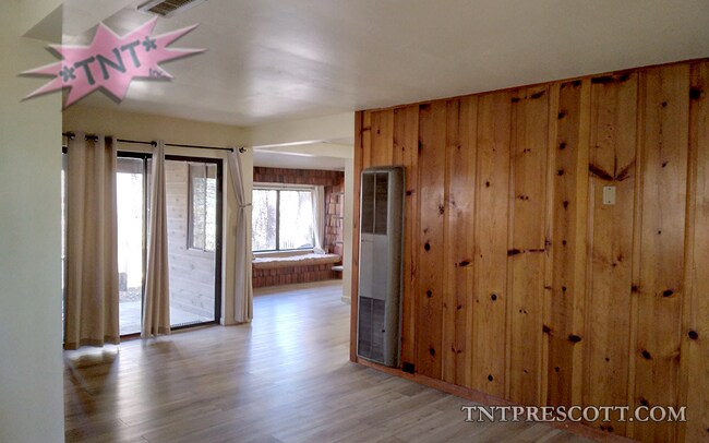 Building Photo - Home in Prescott