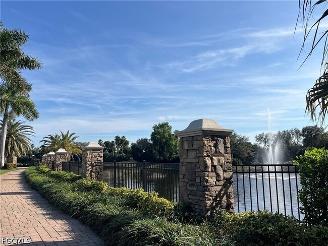 Foto del edificio - 14662 Cantabria Dr