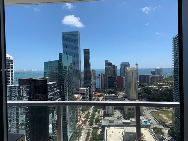 Building Photo - 1060 Brickell Ave