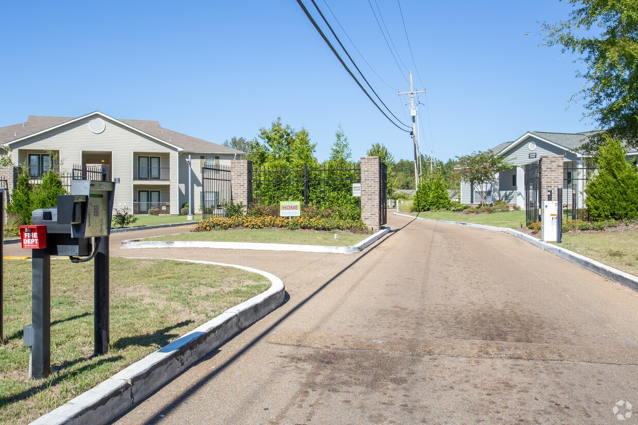 White Oak Estates 751 Glencross Dr Jackson, MS