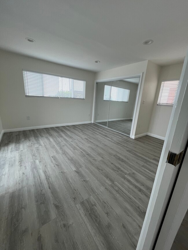 Building Photo - 945 Montgomery Dr