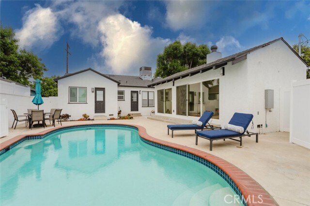 Foto del edificio - 6438 Lindley Ave