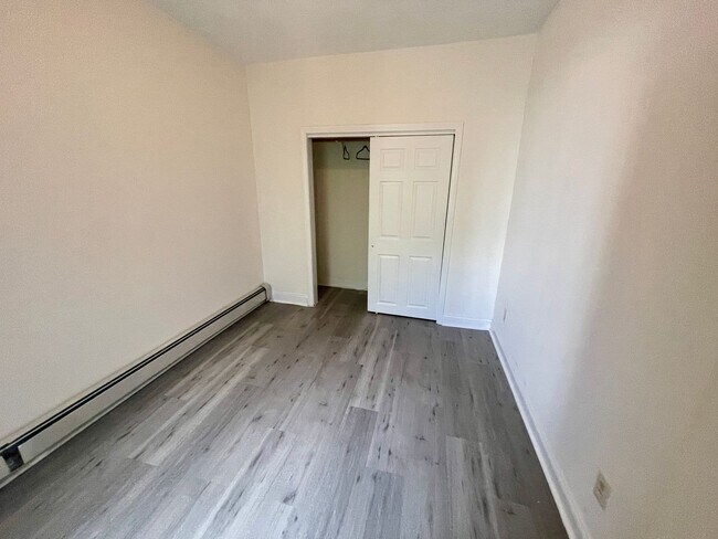 Building Photo - BROOKLINE 2BED NO FEE ON BEACON ST