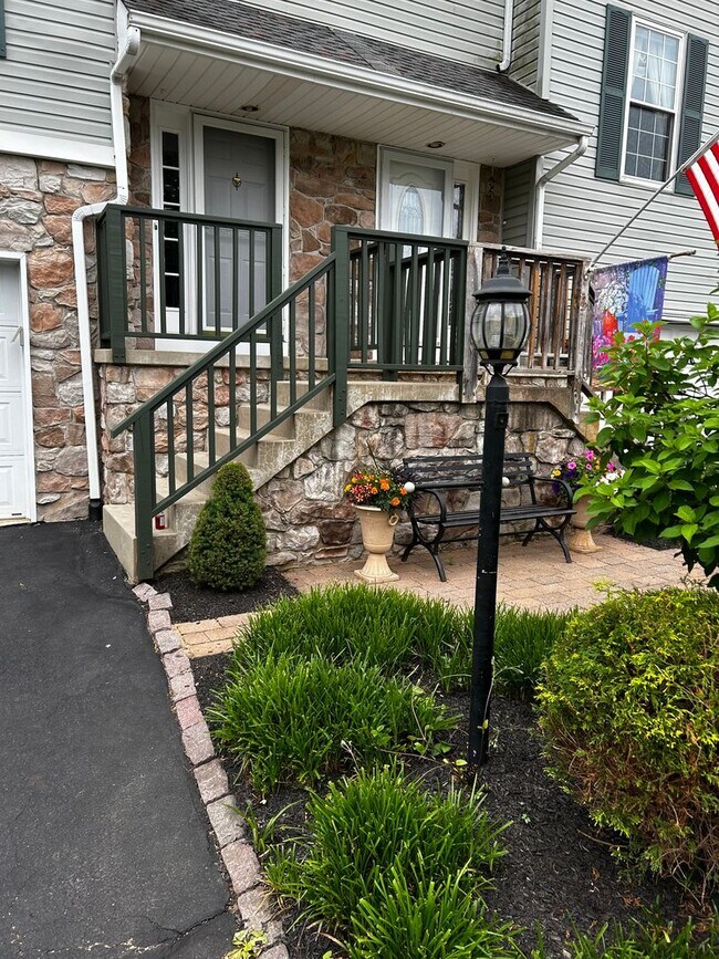 Building Photo - 3br Home for rent in Perkasie, PA