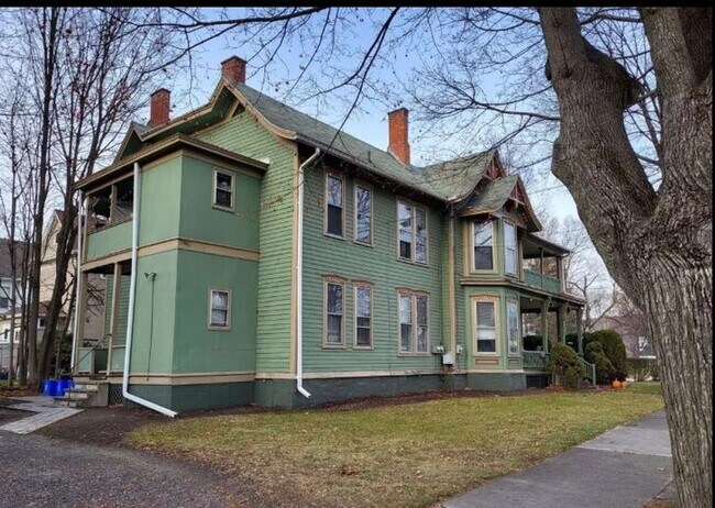 Building Photo - 410 Maple Ave