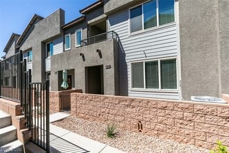 Building Photo - 1535 Maria Xing Ave