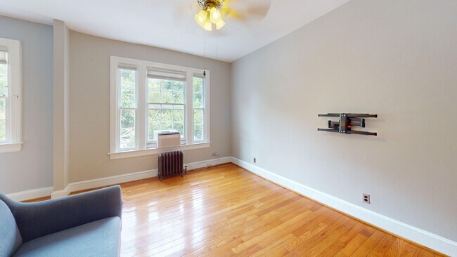 Foto del edificio - 2527 Q St NW