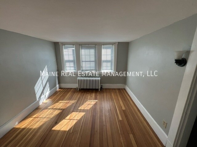 Foto del edificio - 24 Grove St