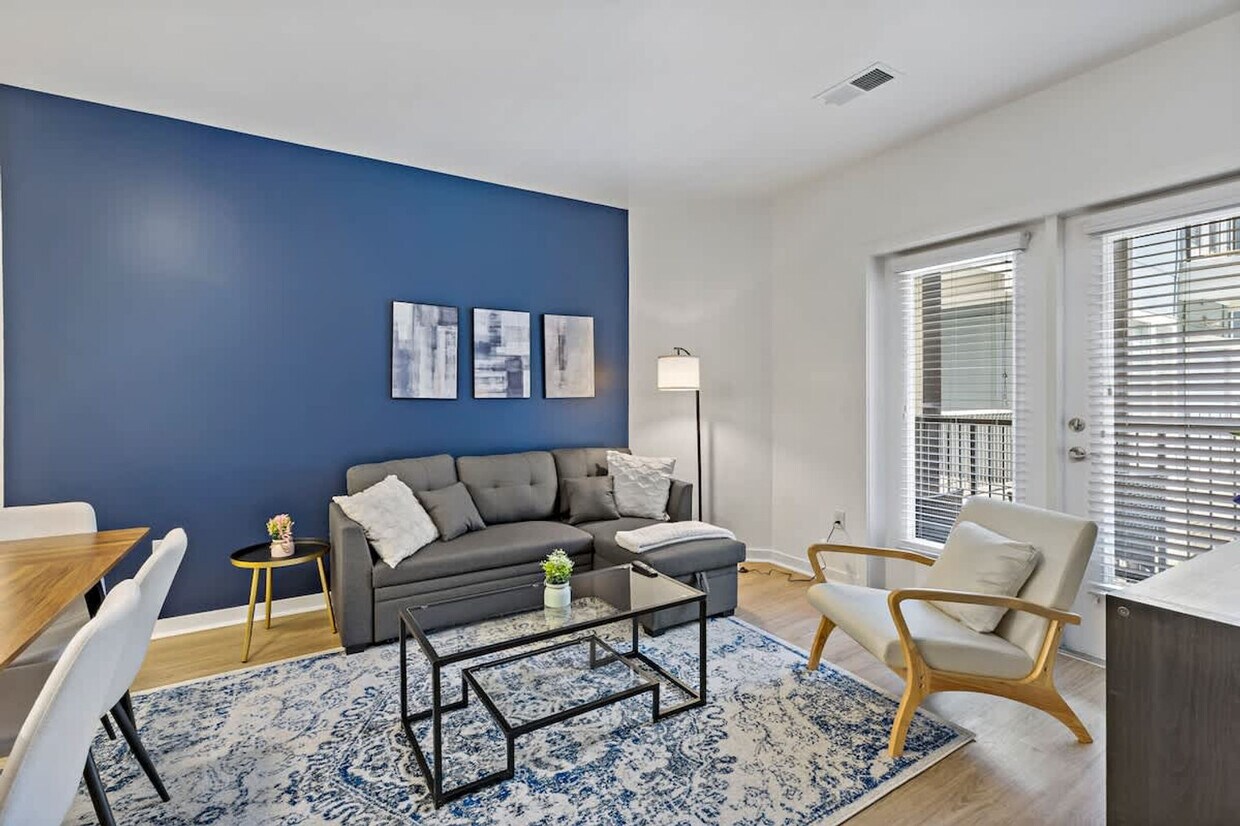 Foto principal - 205 S Kings Dr