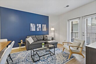 Building Photo - 205 S Kings Dr