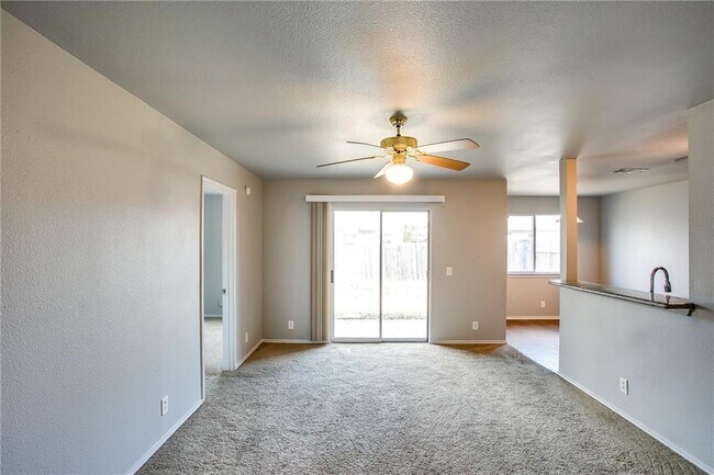 Foto del edificio - 412 Ballentine Ct