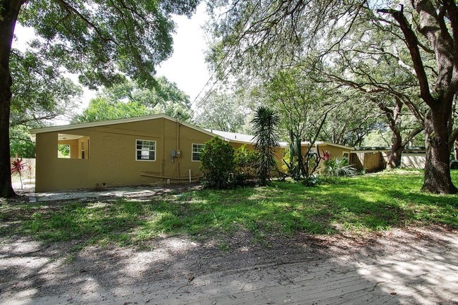 Building Photo - 5180 Lake Nina Dr