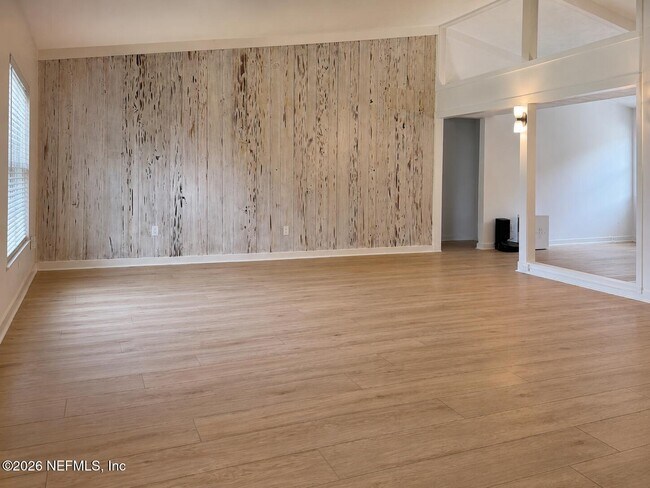 Foto del edificio - 4512 Hartman Rd