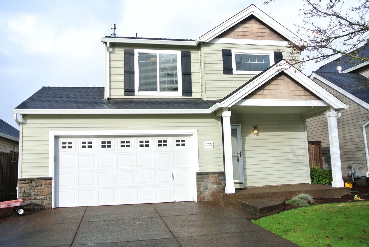 Primary Photo - Spacious 3 bedroom 2.5 bath home in SE Cor...
