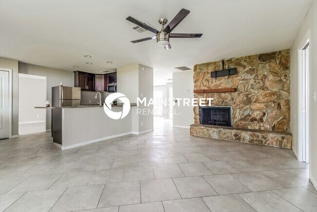 Foto del edificio - 4 Bedroom Pet-Friendly Home in Valrico, FL...