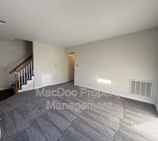 Foto del edificio - 200 Farrell Ln