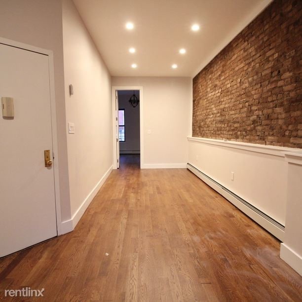 Building Photo - 1715 Bleecker St