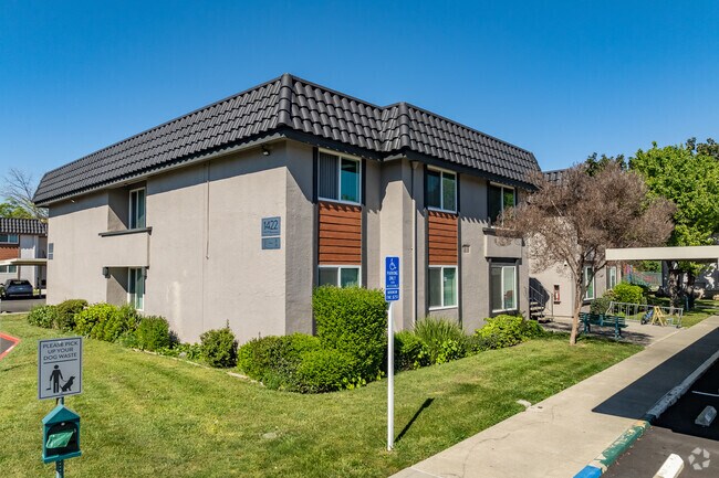 Alternar - Vacaville Park Apartments