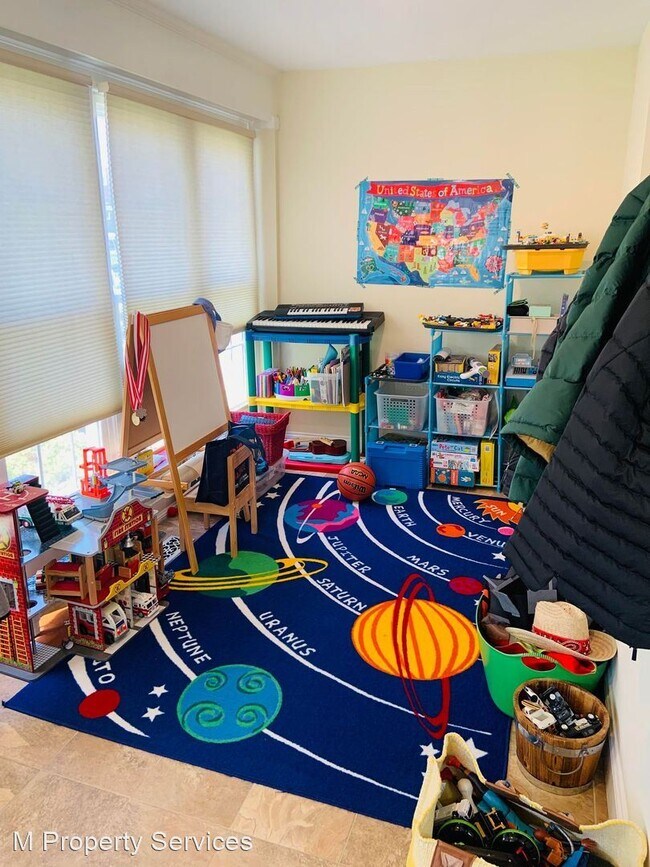 Foto del edificio - 3 br, 1.5 bath House - 230 E. 9th Avenue