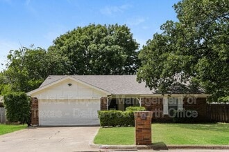 Building Photo - 7705 Red Oak St