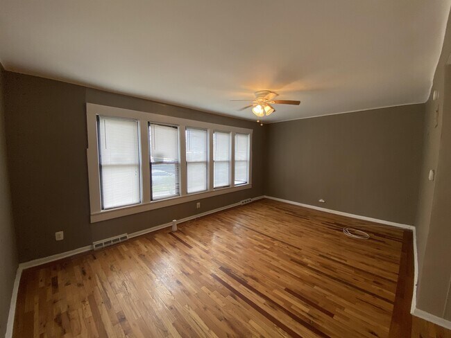 Building Photo - 1208 W 111th Pl