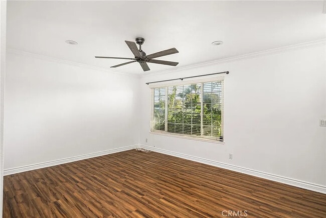 Foto del edificio - Charming 1-Bed Cottage with Utilities Included, Garage & In-Unit Laundry – Huntington Beach