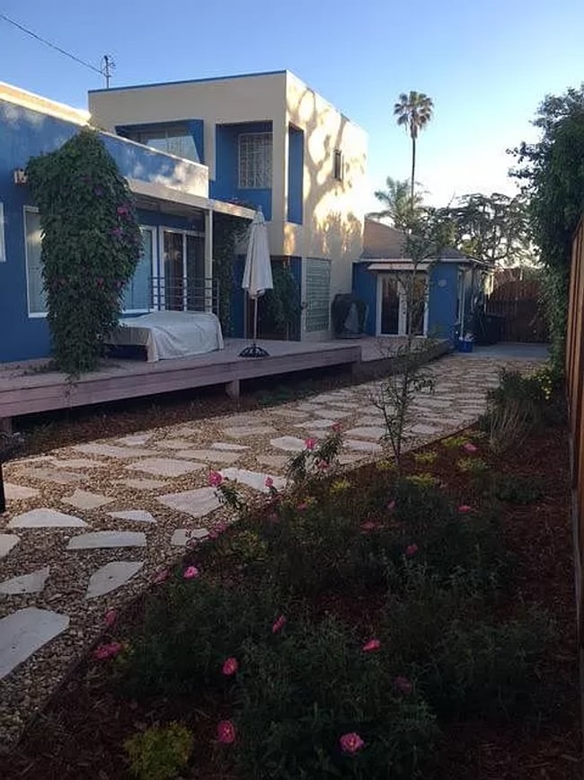 Building Photo - Sunset Park Big Single Family House with g...