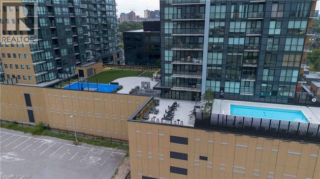 Building Photo - 108 Garment St