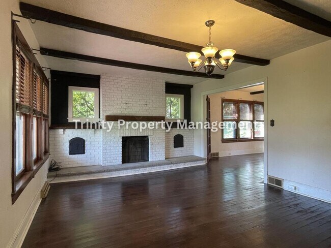 Foto del edificio - 228 Wildwood St