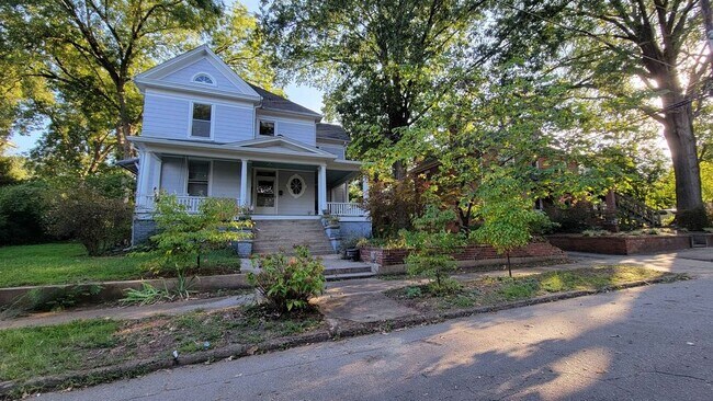 Building Photo - 511 Cleveland St