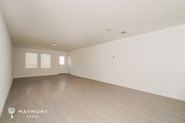 Building Photo - 554 Layne Overlook