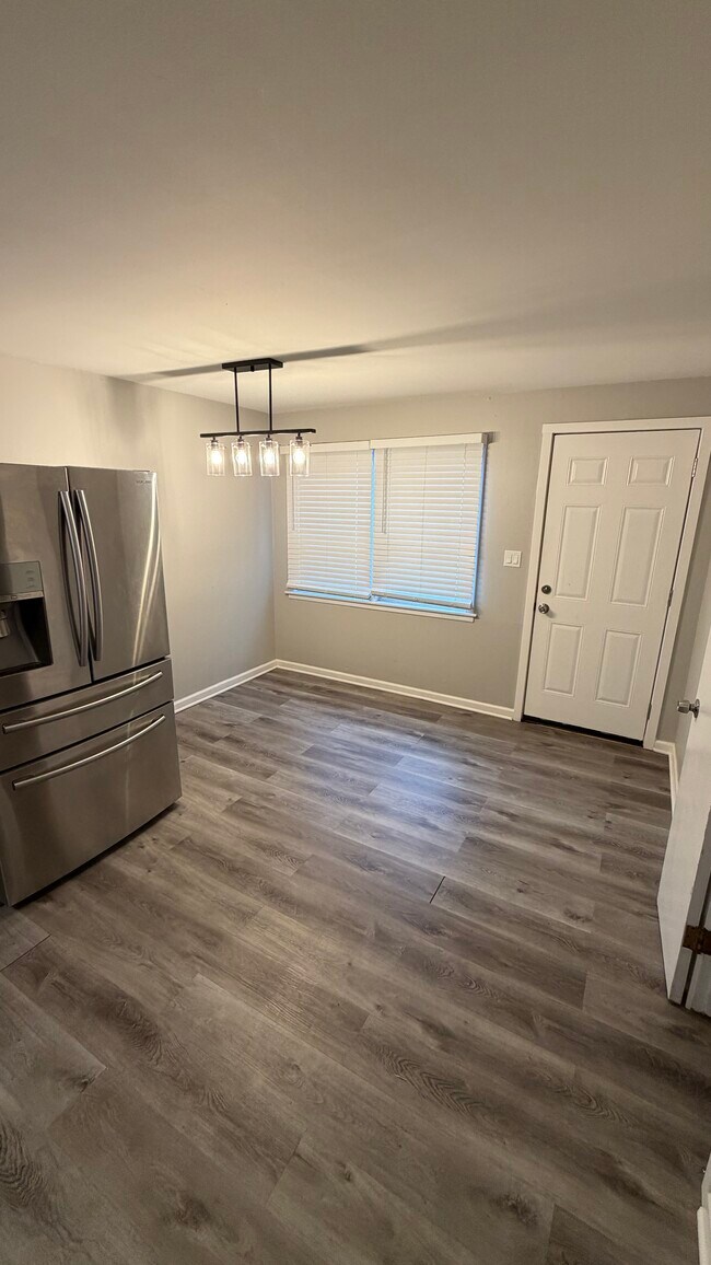 Foto del edificio - 456 Oglesby Ave